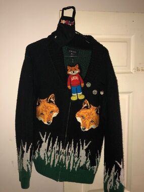 Akoo face mask ,key chain and cardigan size m